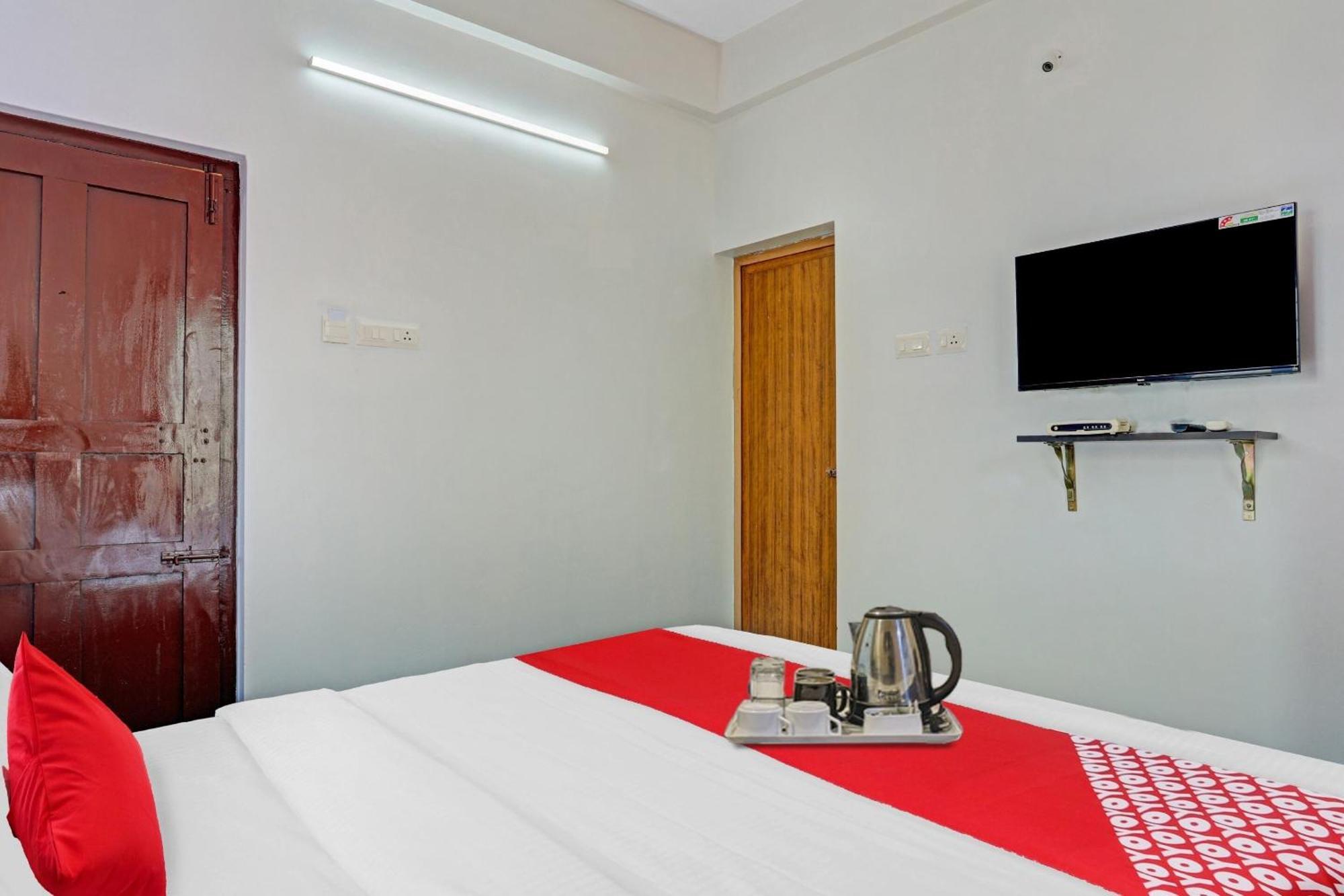Super Hotel O Bevis Kazhakuttam Exterior photo